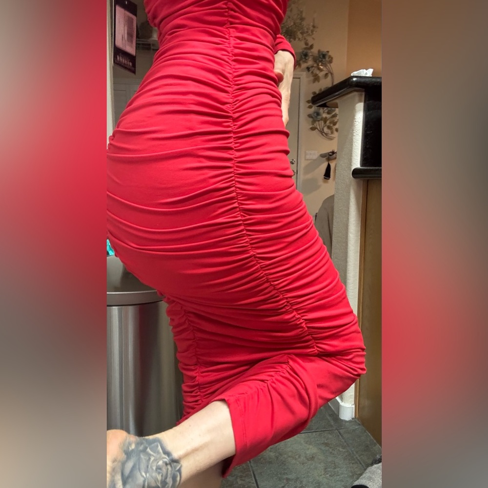 Elegant Red Women's Dress M/L - Picture 13 of 14